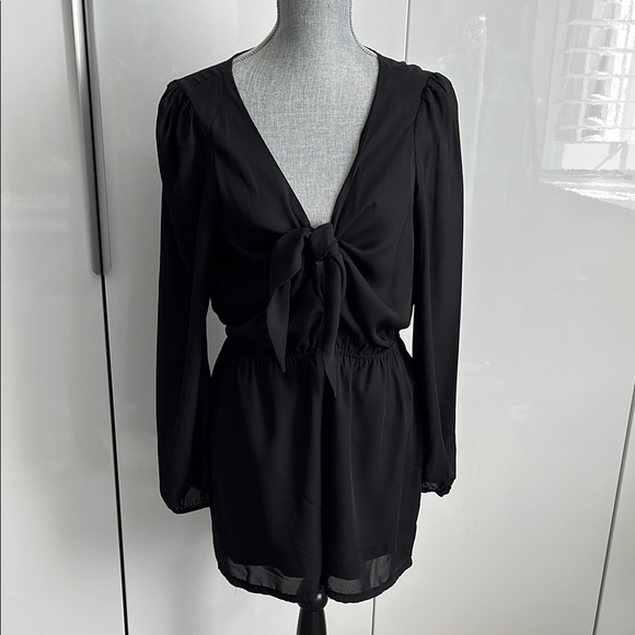 FUNKY SOUL Elegant Black Tie-Front Lined Long Sleeve Shorts Romper, Size L - Picture 1 of 12